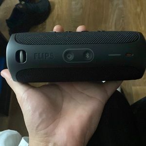 Jbl flip 5 like new condition
